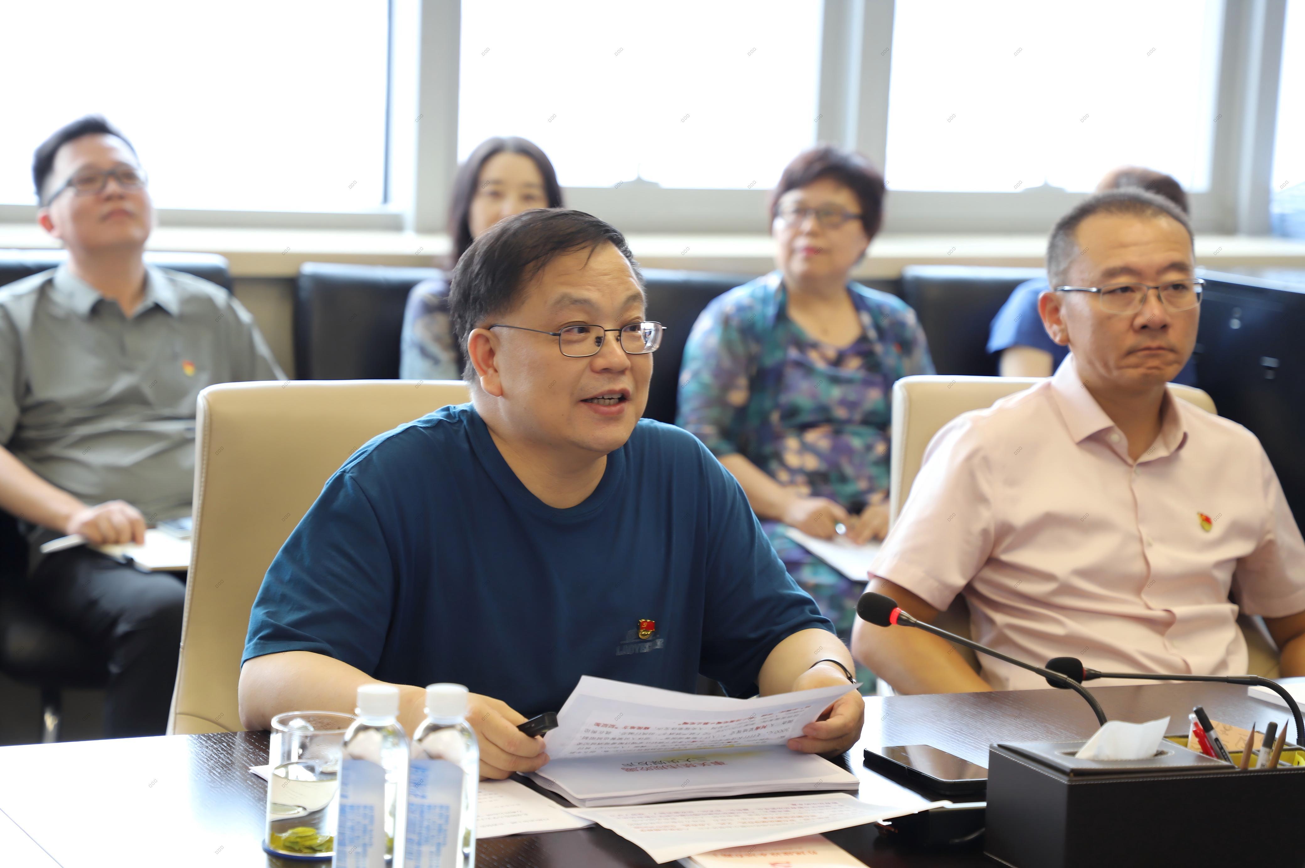 党委书记讲专题党课2.jpg